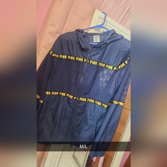 VS pink wind breaker m/l - Picture 1 of 1